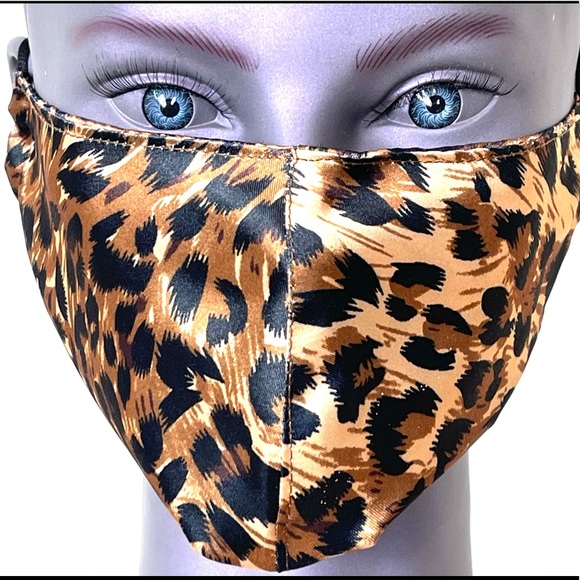 Meet your Posh Sisters, Dina and Mimi 🥰 - Picture 3 of 4